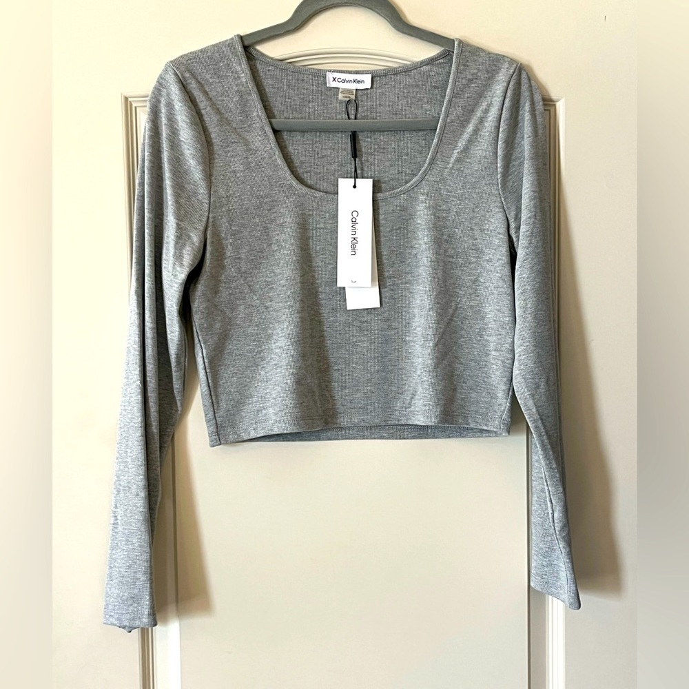 NWT Calvin Klein Gray Long Sleeve, Cropped Top, Slim, women’s size large - Picture 1 of 13